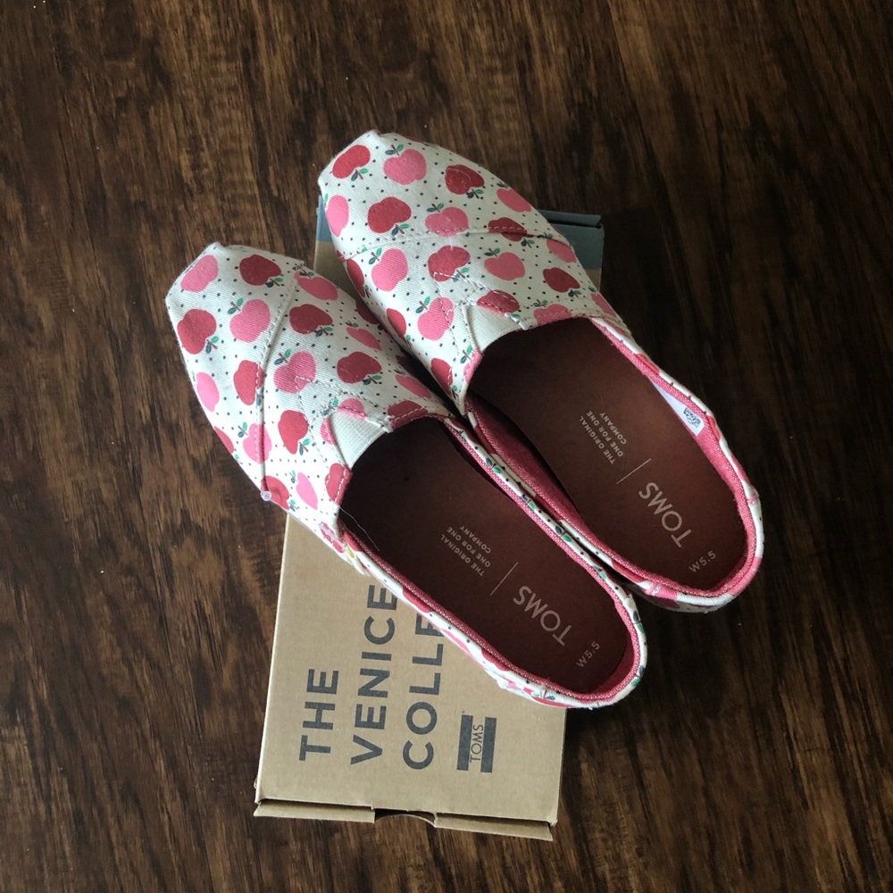 Apple Print Toms Slip-Ons